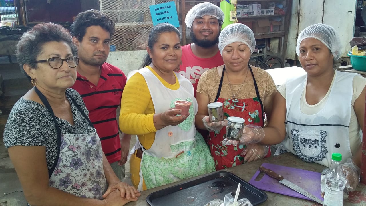 CAPACITACION A COMERCIANTES DEL MERCADO ISRAEL LEWITES (4)